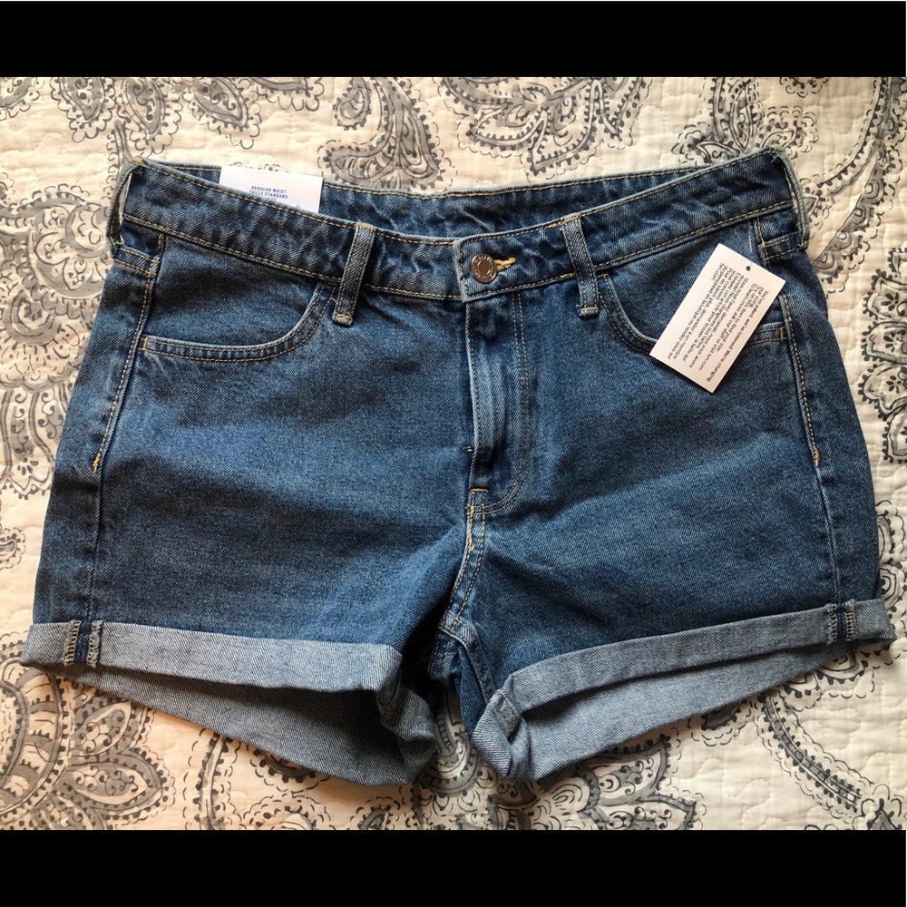 H&M Regular Waste Medium-wash Shorts